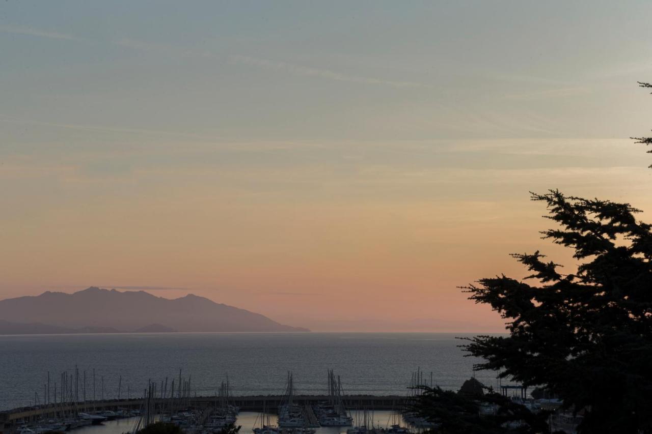 Prima Dell'Elba Family Apartments Piombino Bagian luar foto